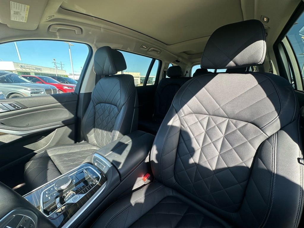 Certified 2023 BMW X7 xDrive40i w/ Premium Package image 9