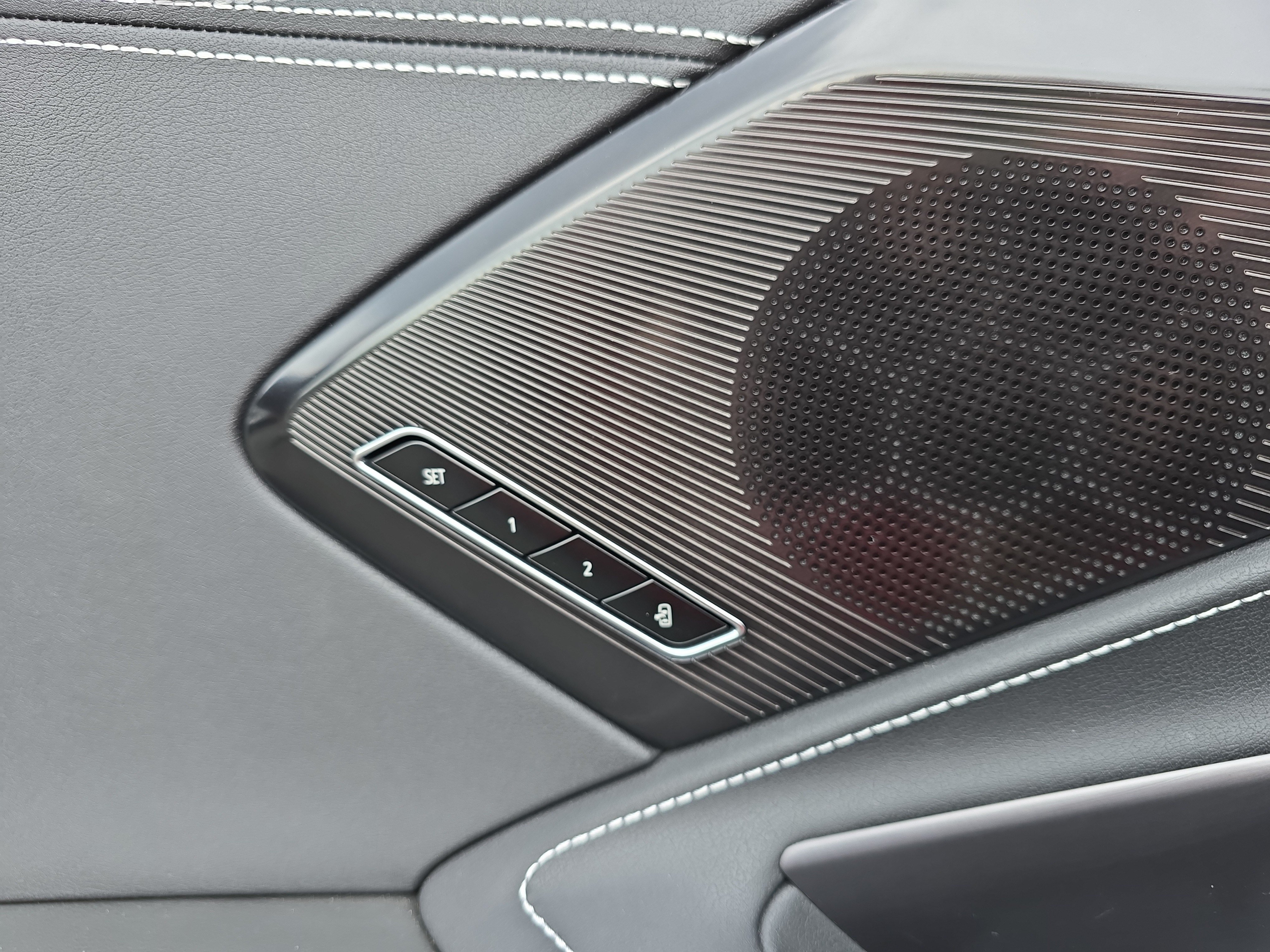 Used 2024 Chevrolet Corvette Stingray Preferred Cpe w/ Stealth Interior Trim Package RWD image 20