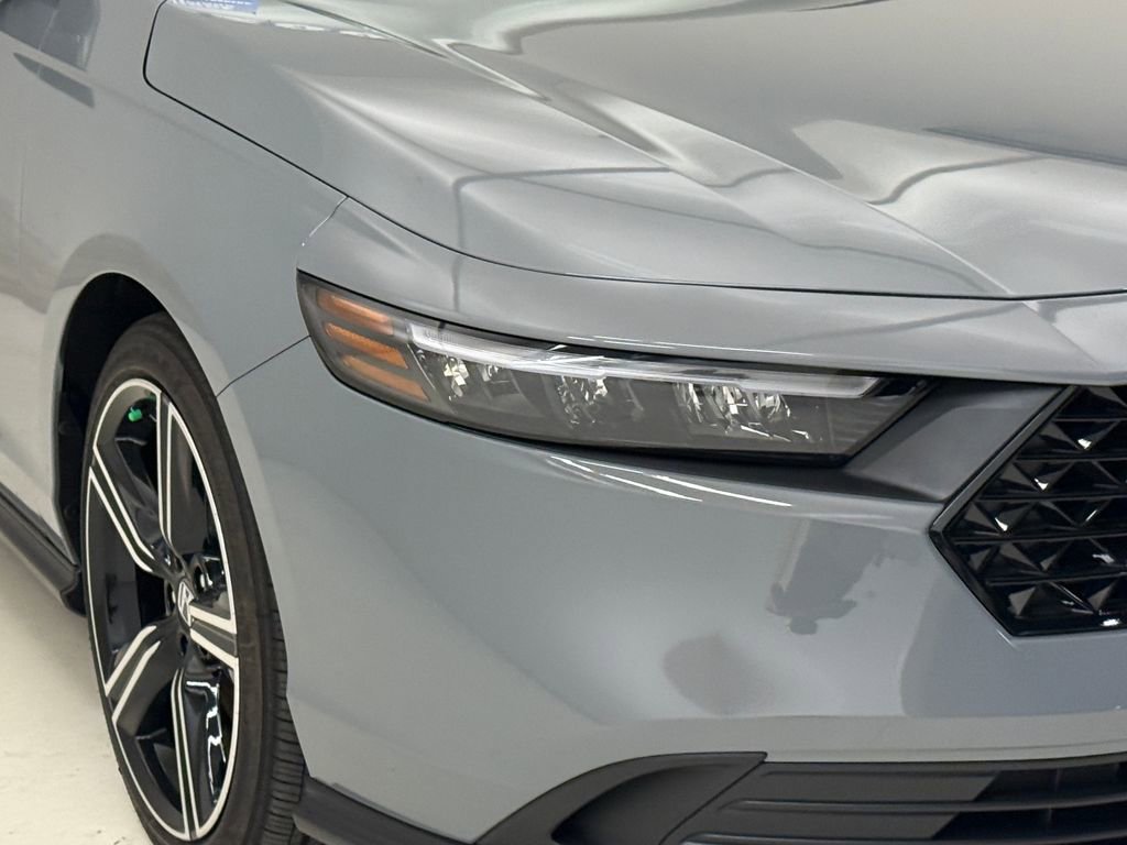Used 2025 Honda Accord Sport image 5