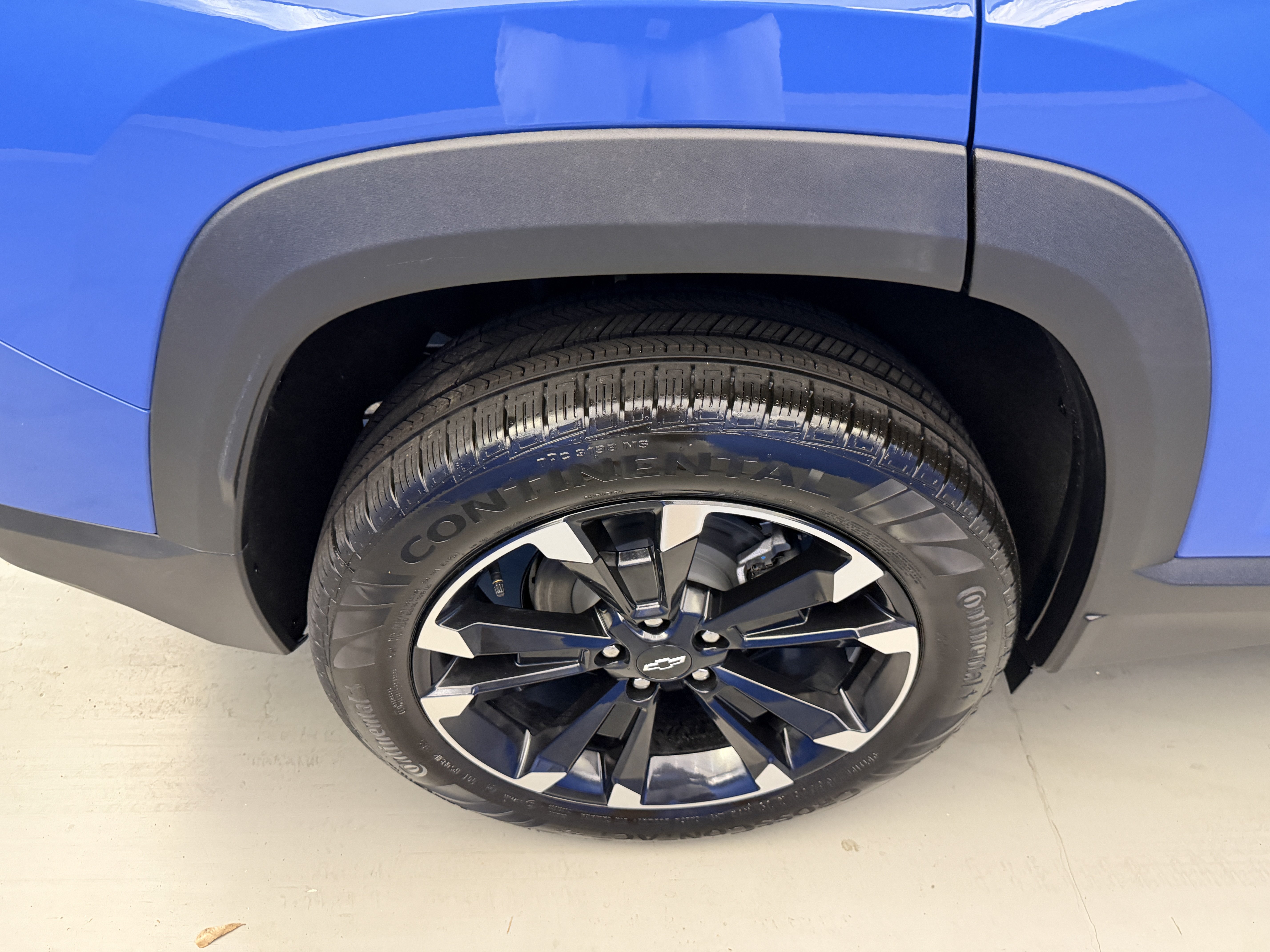New 2027 Chevrolet Equinox RS w/ Safety and Technology Package FWD image 8