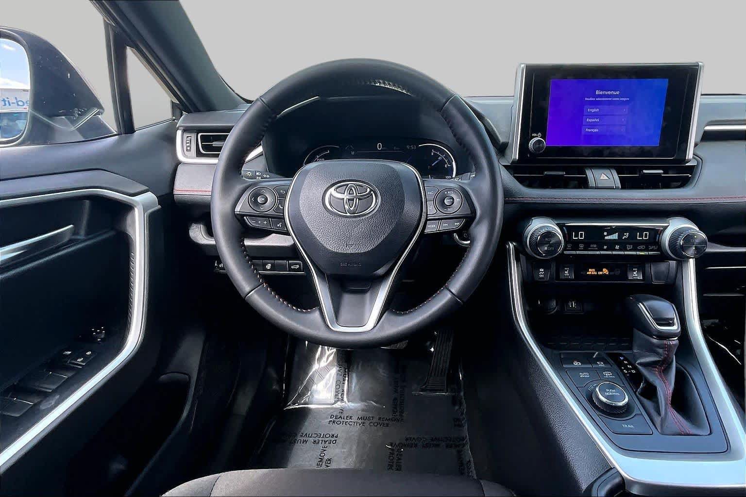 Used 2025 Toyota RAV4 SE w/ Weather & Moonroof Package AWD/4WD image 5
