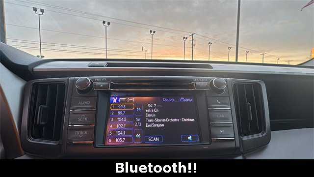 Used 2013 Toyota RAV4 LE image 3