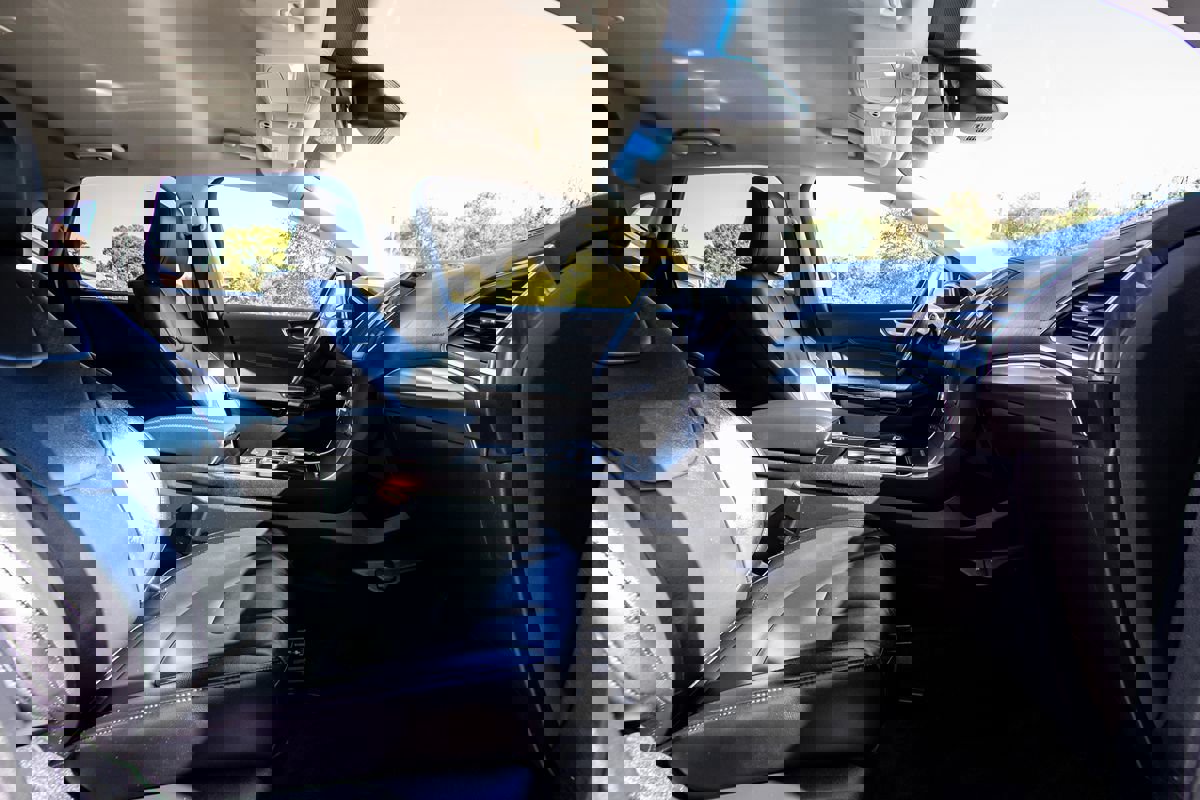 Used 2020 Ford Edge Titanium w/ Cargo Accessory Package image 19