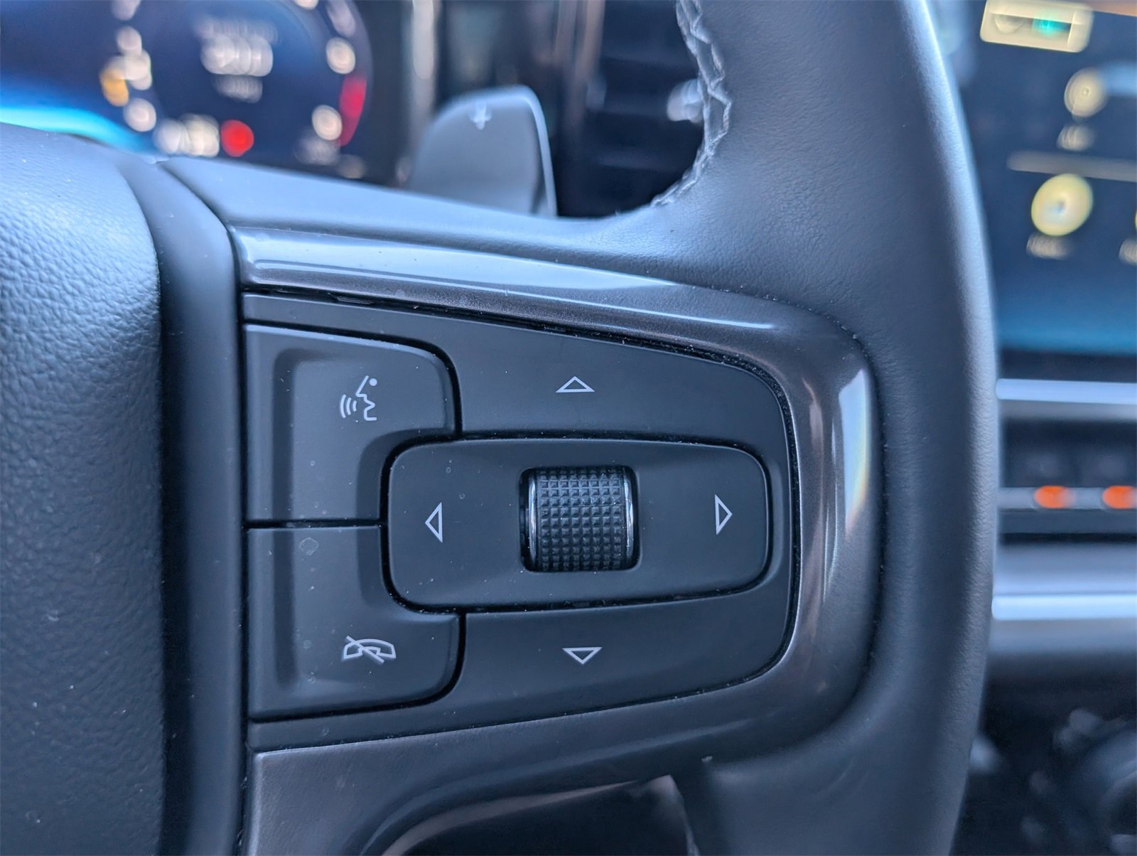 Used 2024 Chevrolet Silverado 1500 High Country w/ Midnight Edition image 32