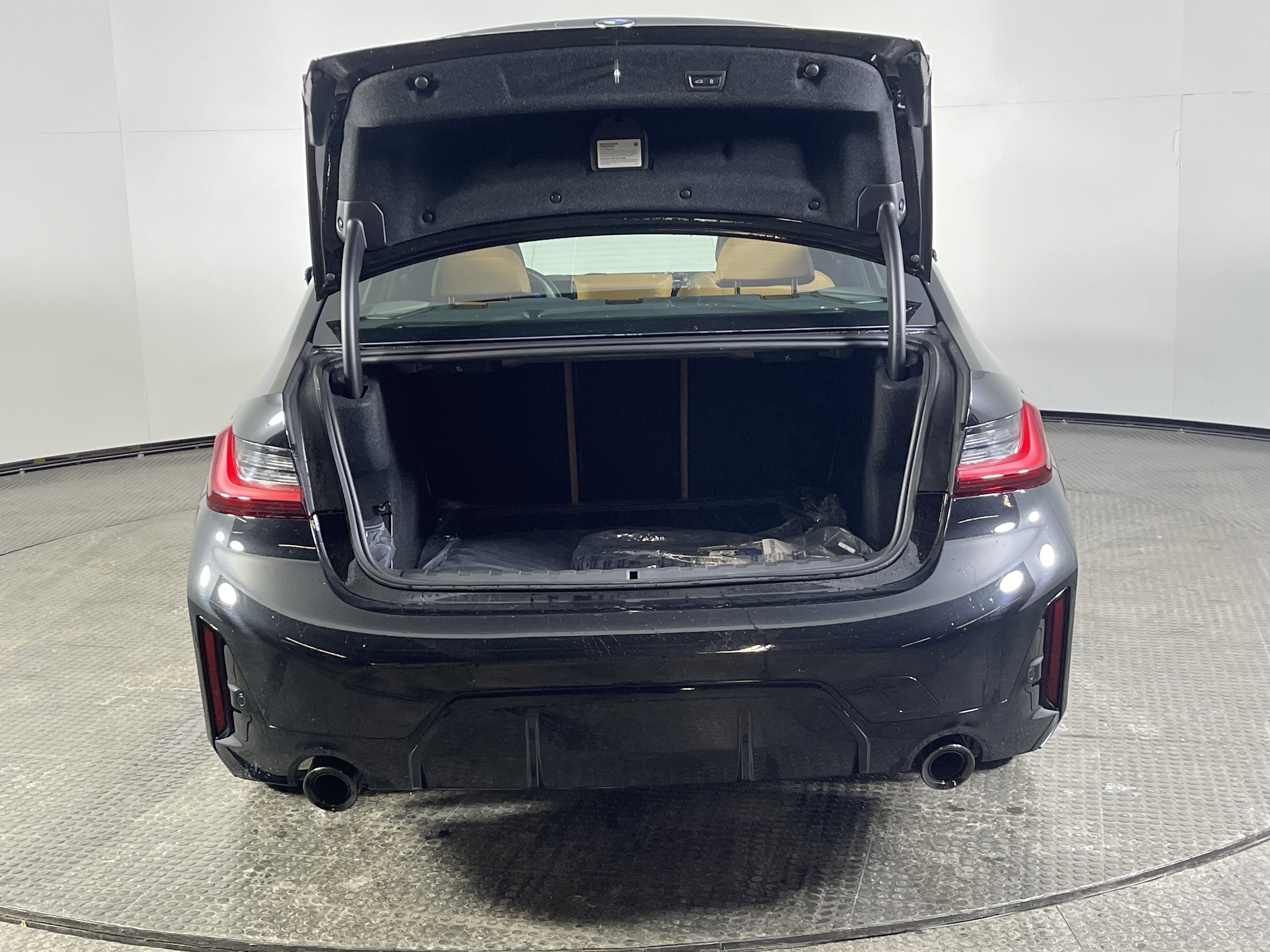 Used 2026 BMW 330i xDrive Sedan w/ M Sport Package image 7