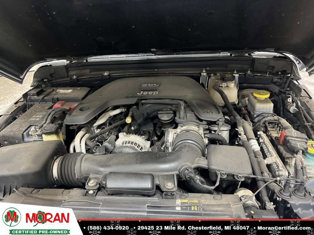 Used 2018 Jeep Wrangler Unlimited Sahara image 11