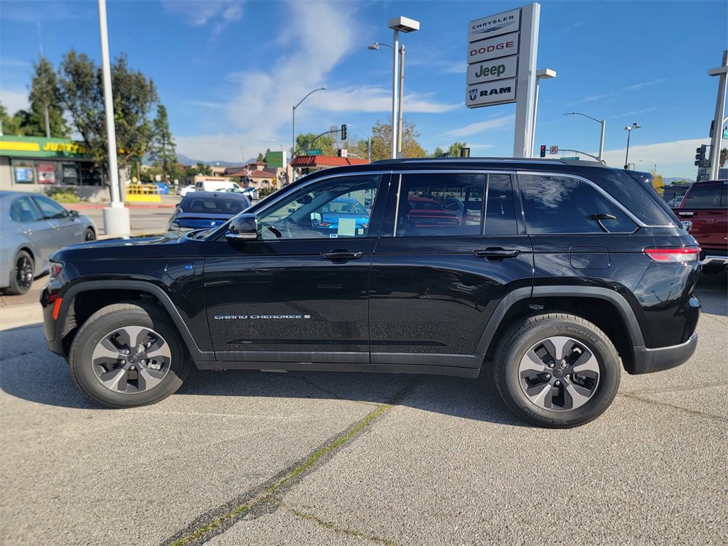 Used 2022 Jeep Grand Cherokee Limited 4xe image 9