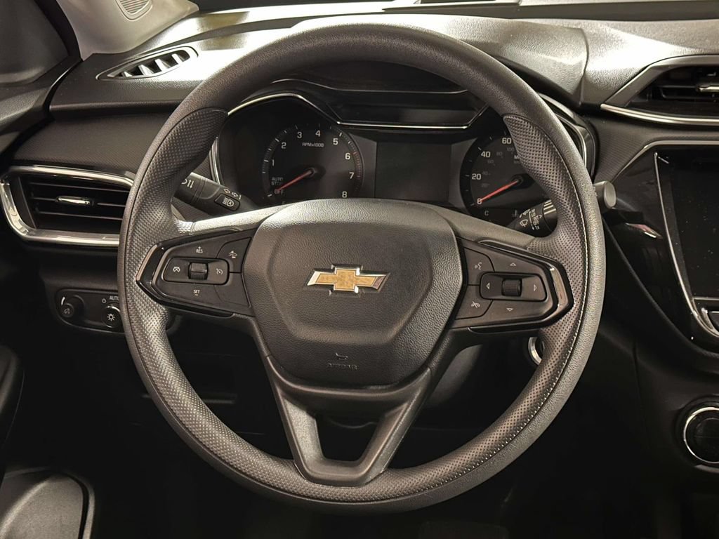 Certified 2022 Chevrolet TrailBlazer LT w/ Convenience Package FWD image 18