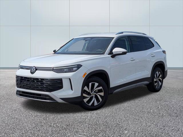 Used 2025 Volkswagen Tiguan S image 1