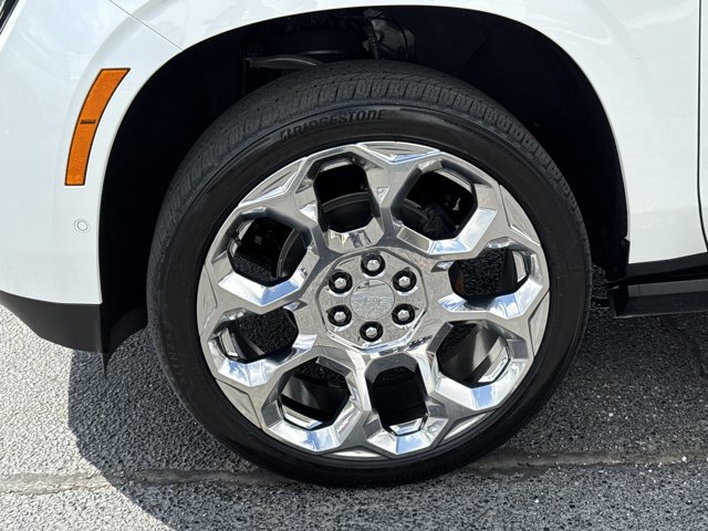 Used 2025 GMC Yukon Denali w/ Sun & Power Step Package image 19
