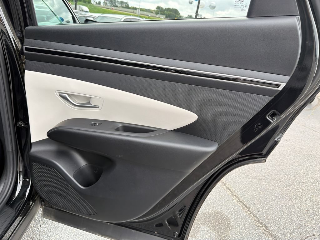 Used 2023 Hyundai Tucson SEL FWD image 16