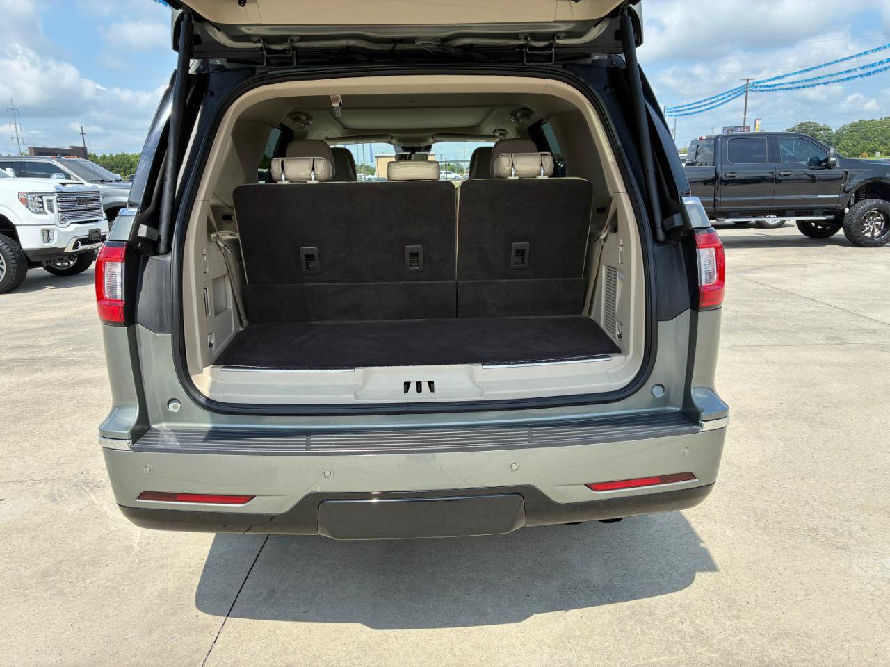 Used 2019 Lincoln Navigator Reserve w/ Cargo Package AWD/4WD image 37