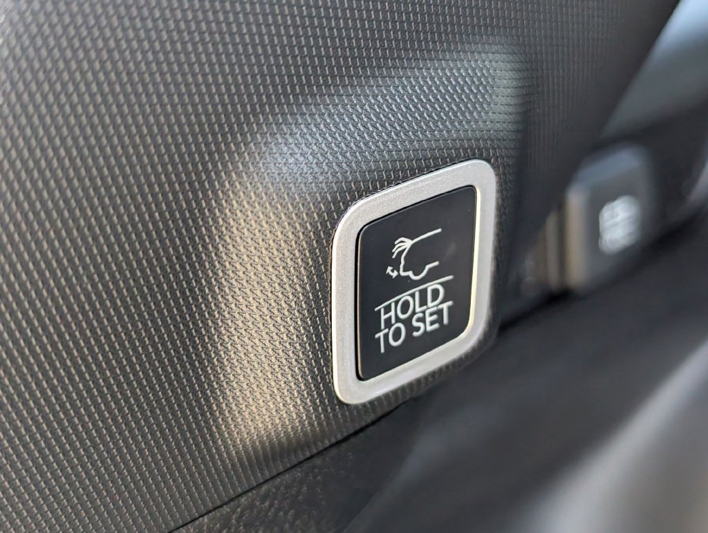 New 2026 Jeep Grand Cherokee Altitude RWD image 27