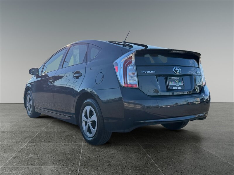 Used 2015 Toyota Prius Two FWD image 3