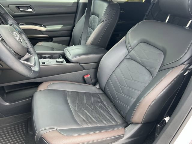 Used 2024 Nissan Pathfinder Platinum w/ Cargo Package AWD/4WD image 28