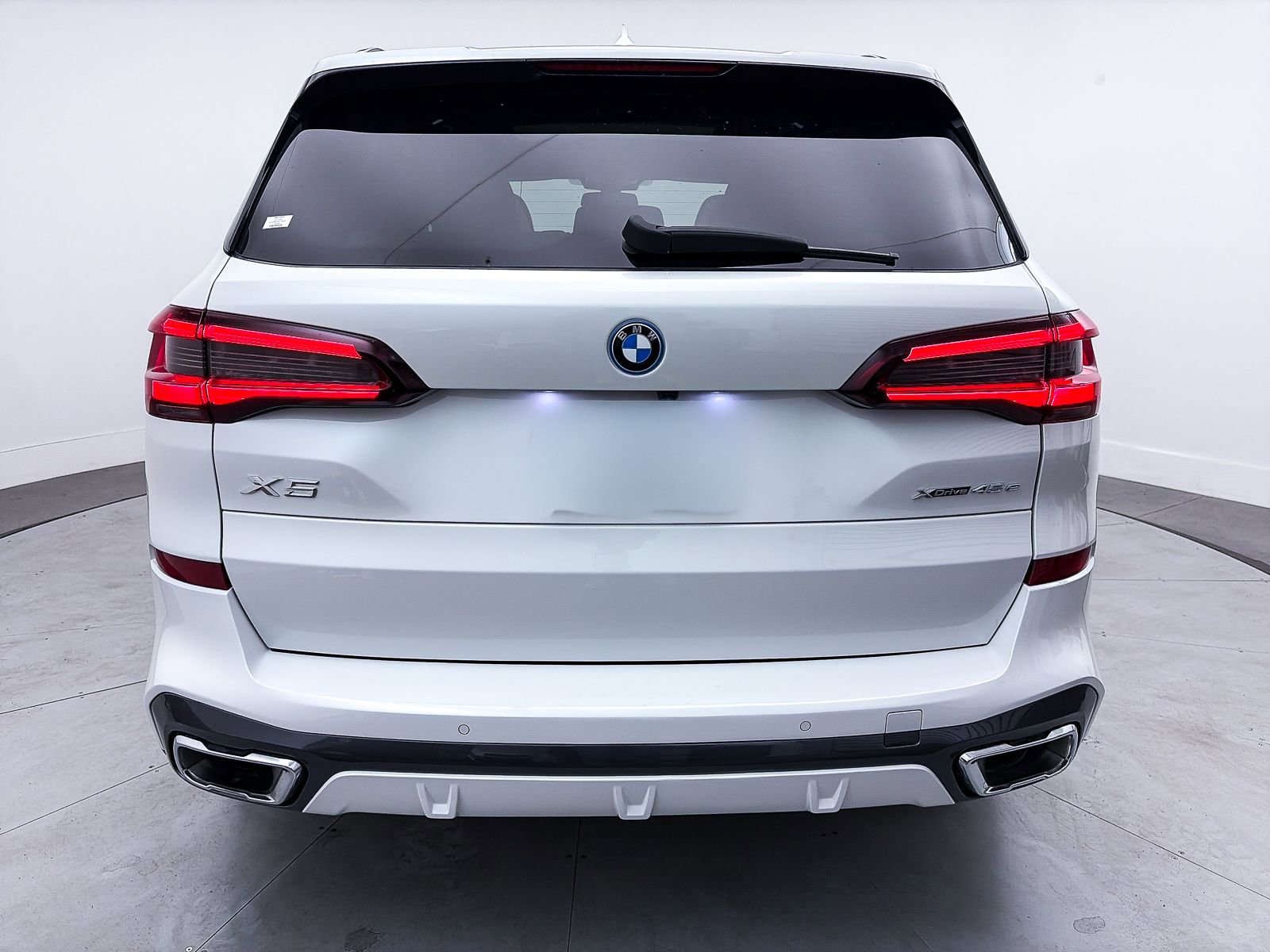 Used 2023 BMW X5 xDrive45e w/ Executive Package image 17