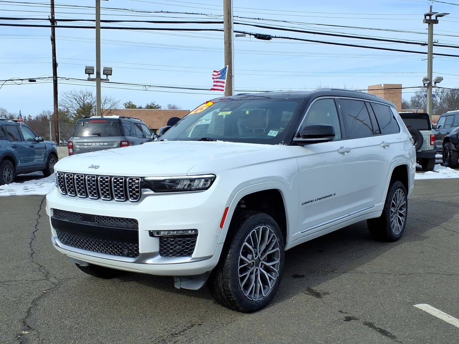 Used 2023 Jeep Grand Cherokee L Summit image 3