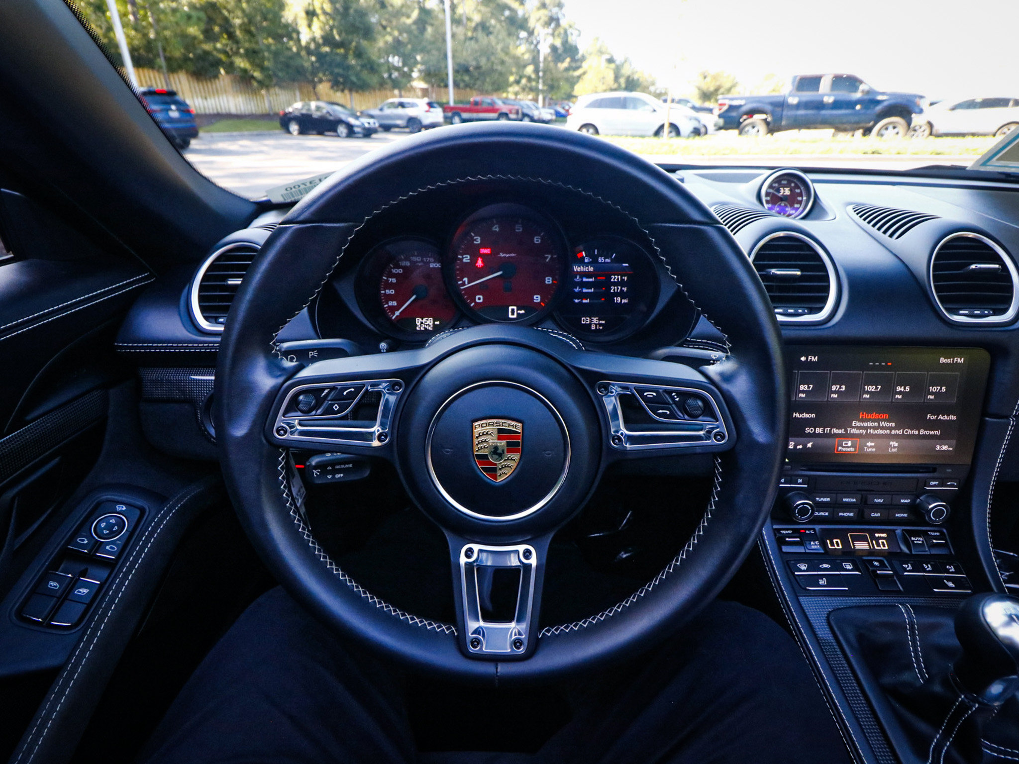 Used 2022 Porsche 718 Boxster Spyder RWD image 18