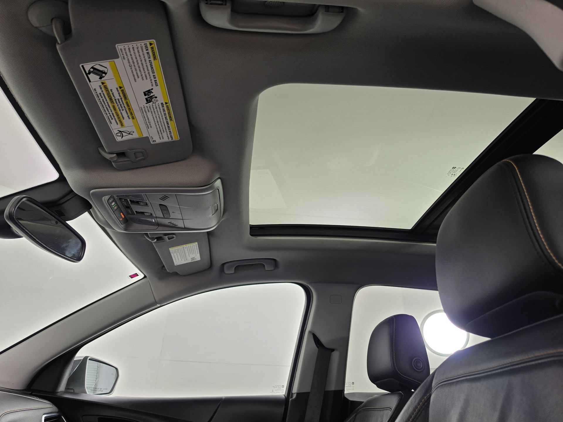 Used 2018 Chevrolet Equinox Premier FWD image 34