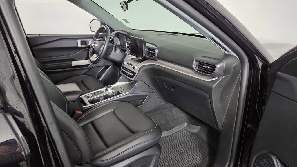 Used 2023 Ford Explorer XLT w/ Equipment Group 202A image 38