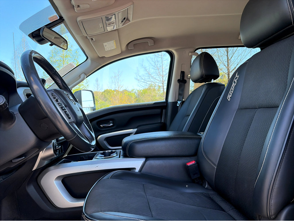 Used 2017 Nissan Titan PRO-4X AWD/4WD image 10