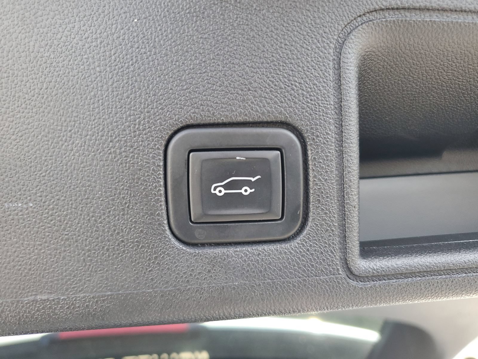 Used 2023 GMC Terrain SLT w/ Elevation Edition FWD image 30