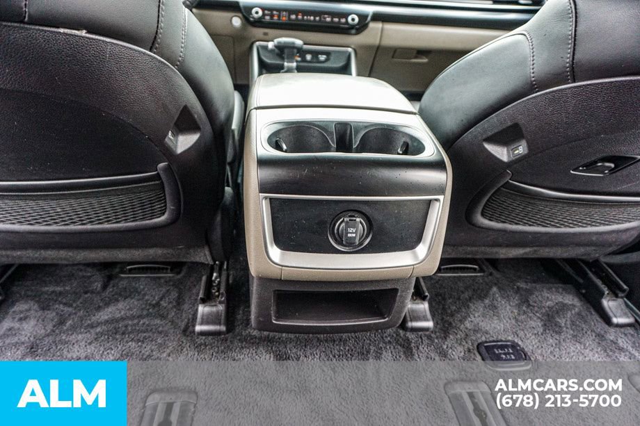 Used 2025 Kia Carnival FWD image 33