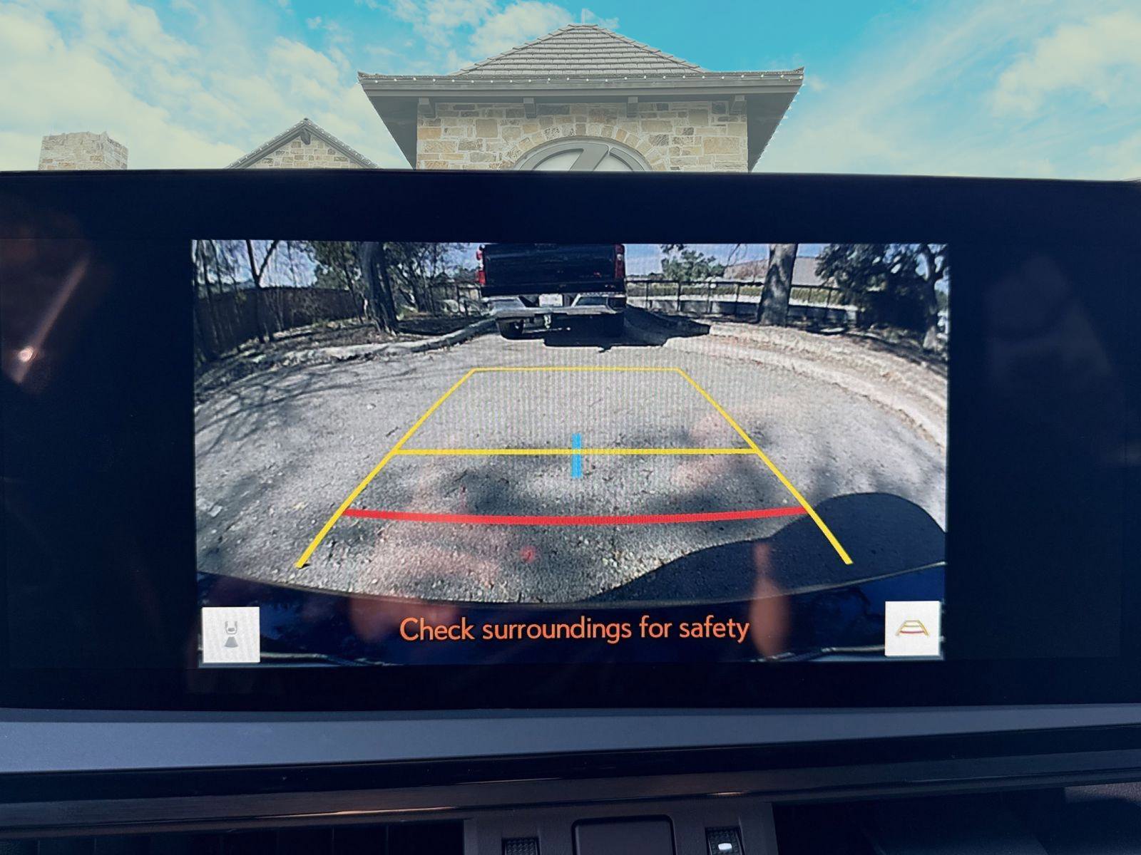 Used 2025 Lexus ES 300h image 12