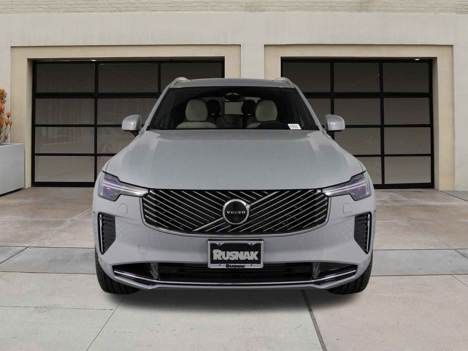 New 2026 Volvo XC90 T8 Plus w/ Protection Package Premier image 2