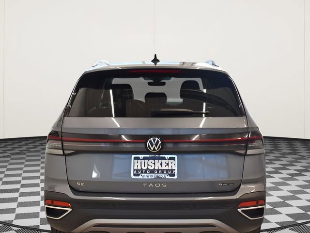 Used 2025 Volkswagen Taos SE AWD/4WD image 11