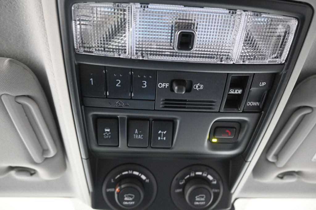 Used 2023 Toyota 4Runner TRD Off-Road Premium w/ Off Road Premium Plus Package AWD/4WD image 43