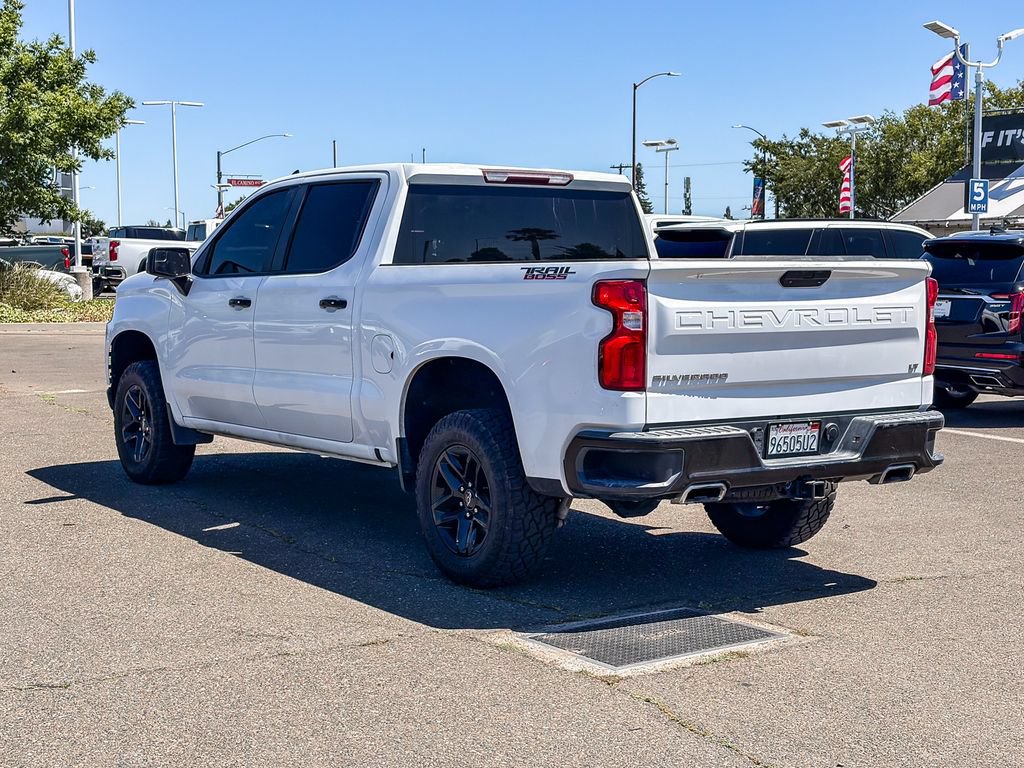 Used 2019 Chevrolet Silverado 1500 LT Trail Boss w/ Convenience Package AWD/4WD image 2