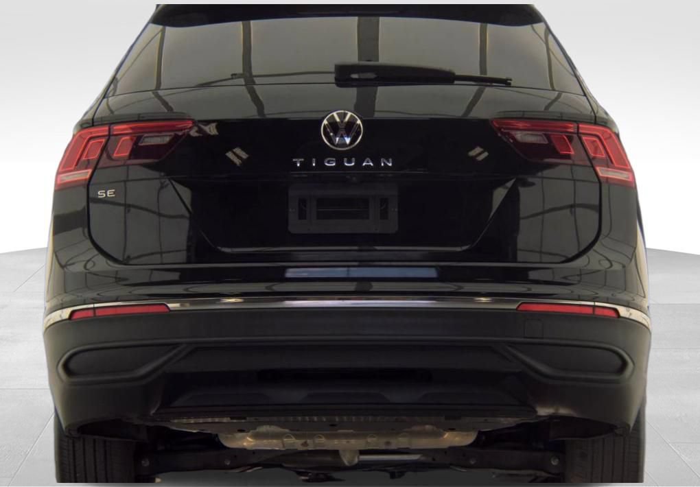 Used 2023 Volkswagen Tiguan SE FWD image 5