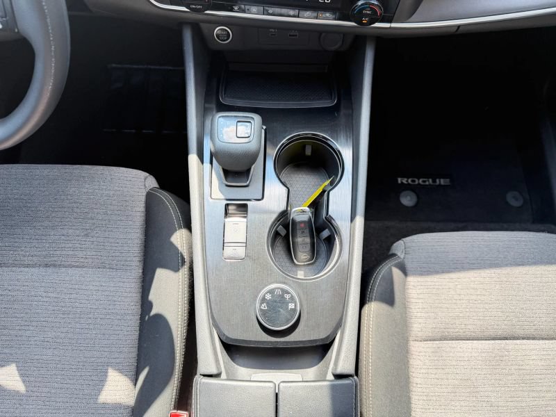 Used 2023 Nissan Rogue SV AWD/4WD image 23