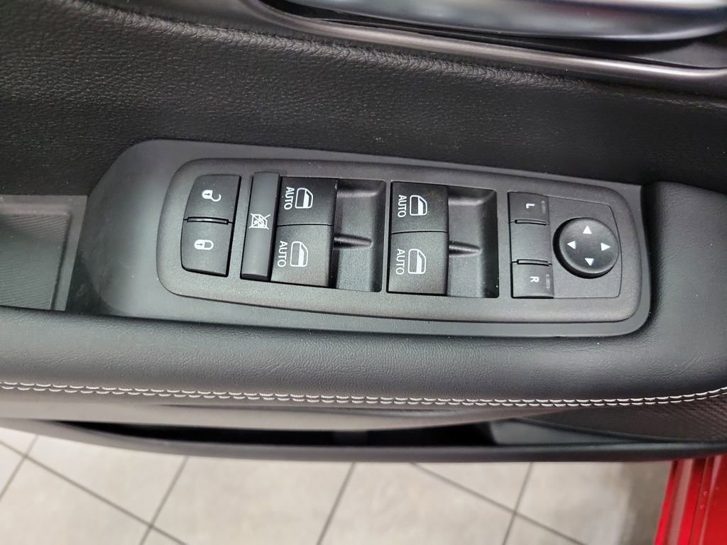 New 2026 Chrysler Pacifica Select AWD/4WD image 23