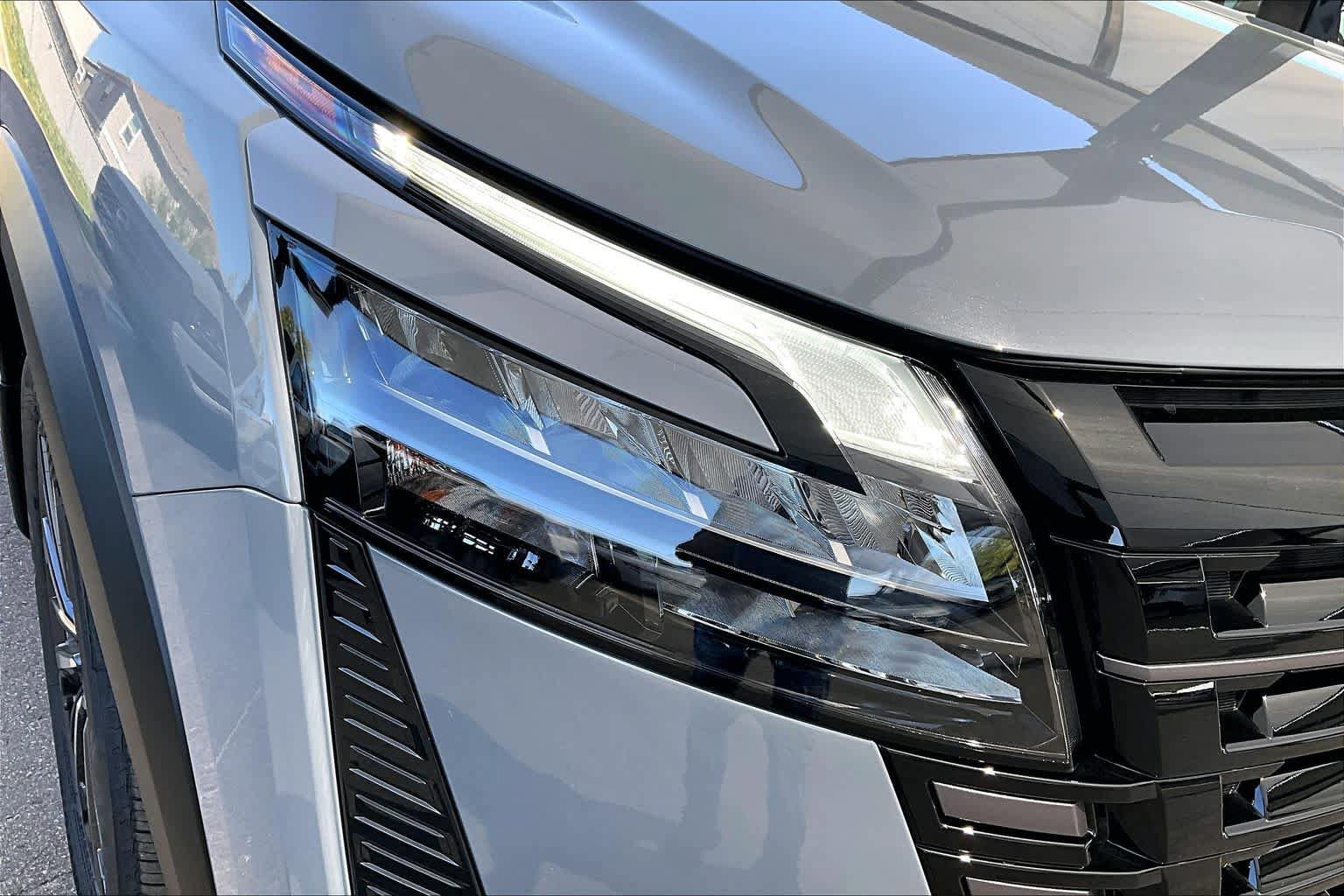 New 2026 Nissan Pathfinder Platinum image 18
