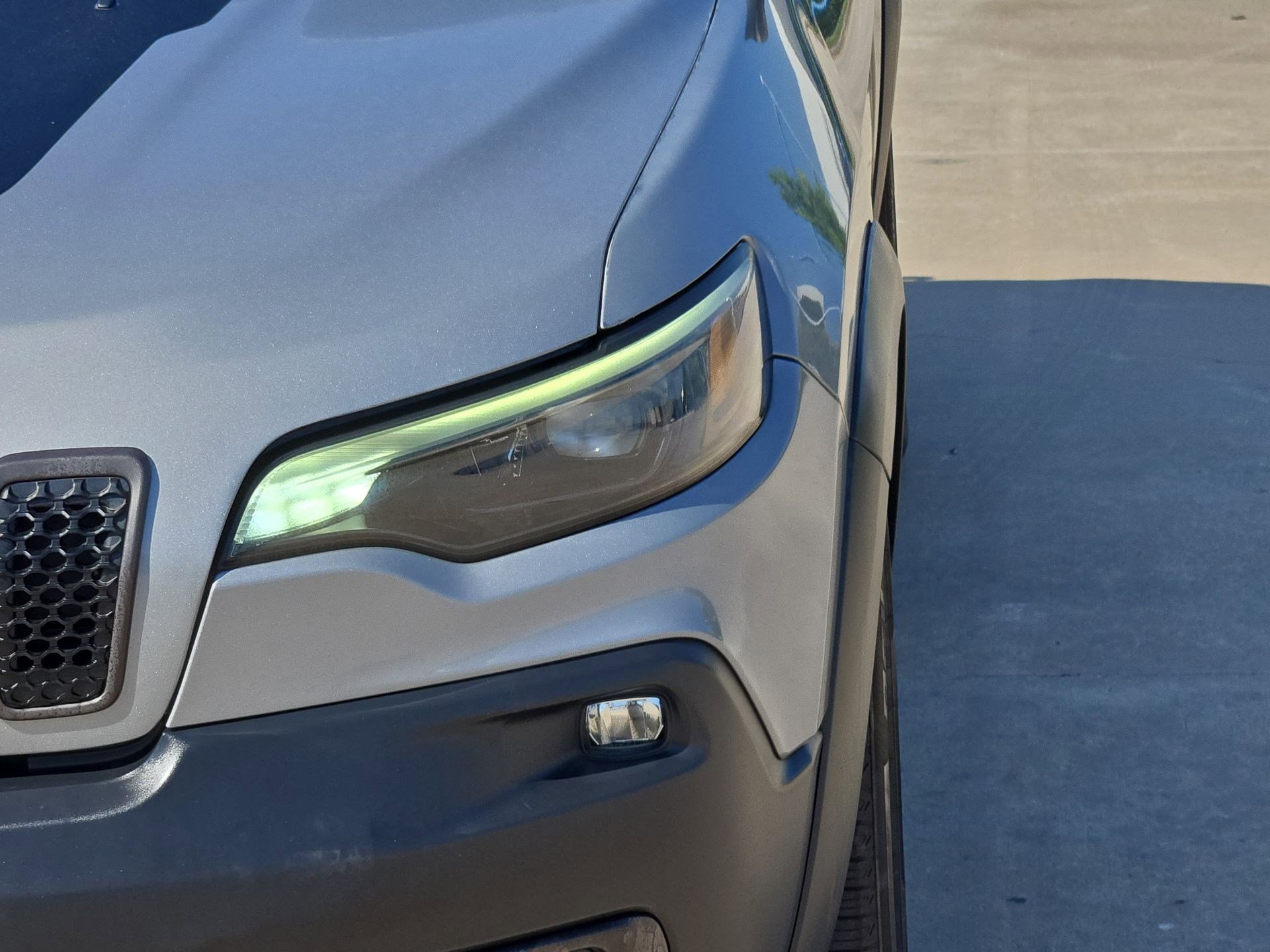 Used 2019 Jeep Cherokee Trailhawk AWD/4WD image 10