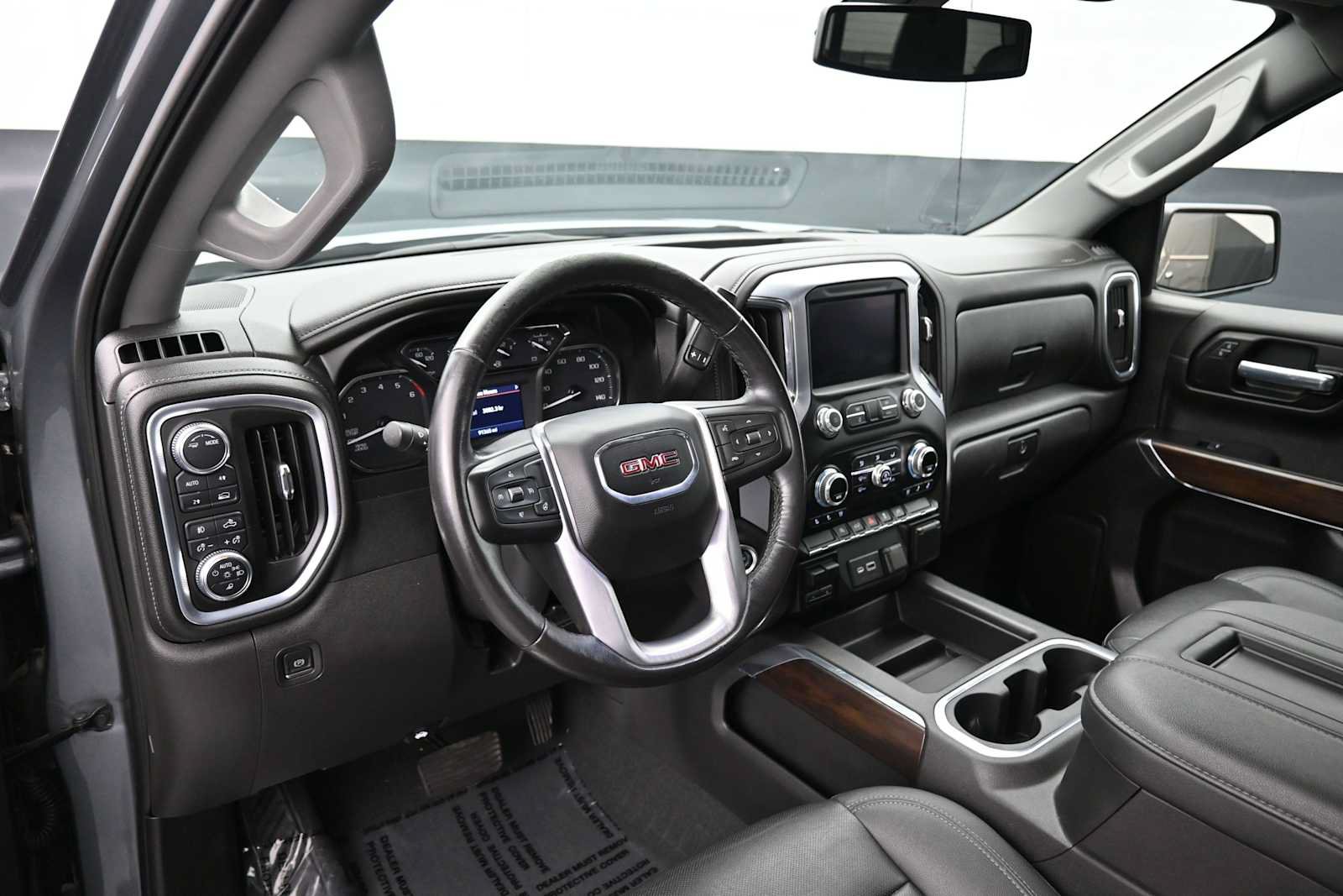 Used 2021 GMC Sierra 1500 SLT w/ SLT Convenience Package AWD/4WD image 4