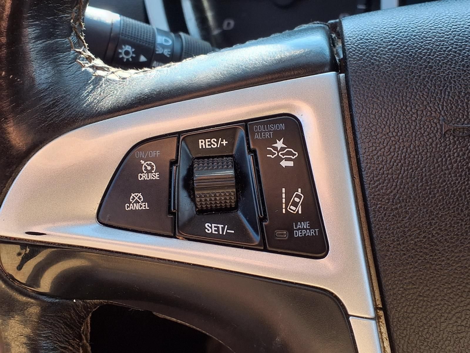 Used 2017 Chevrolet Equinox Premier w/ Enhanced Convenience Package FWD image 28