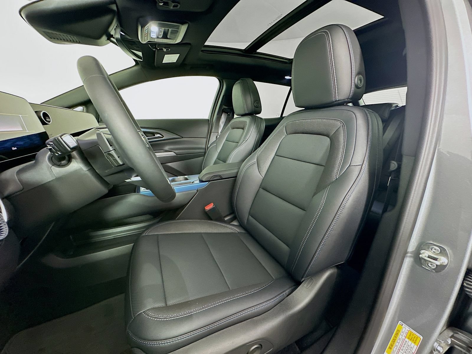 New 2026 Chevrolet Equinox EV LT FWD image 22