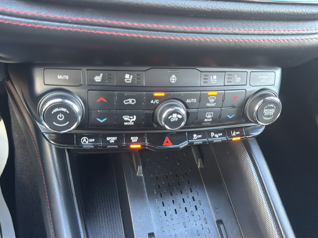 Used 2025 Dodge Durango GT AWD/4WD image 27