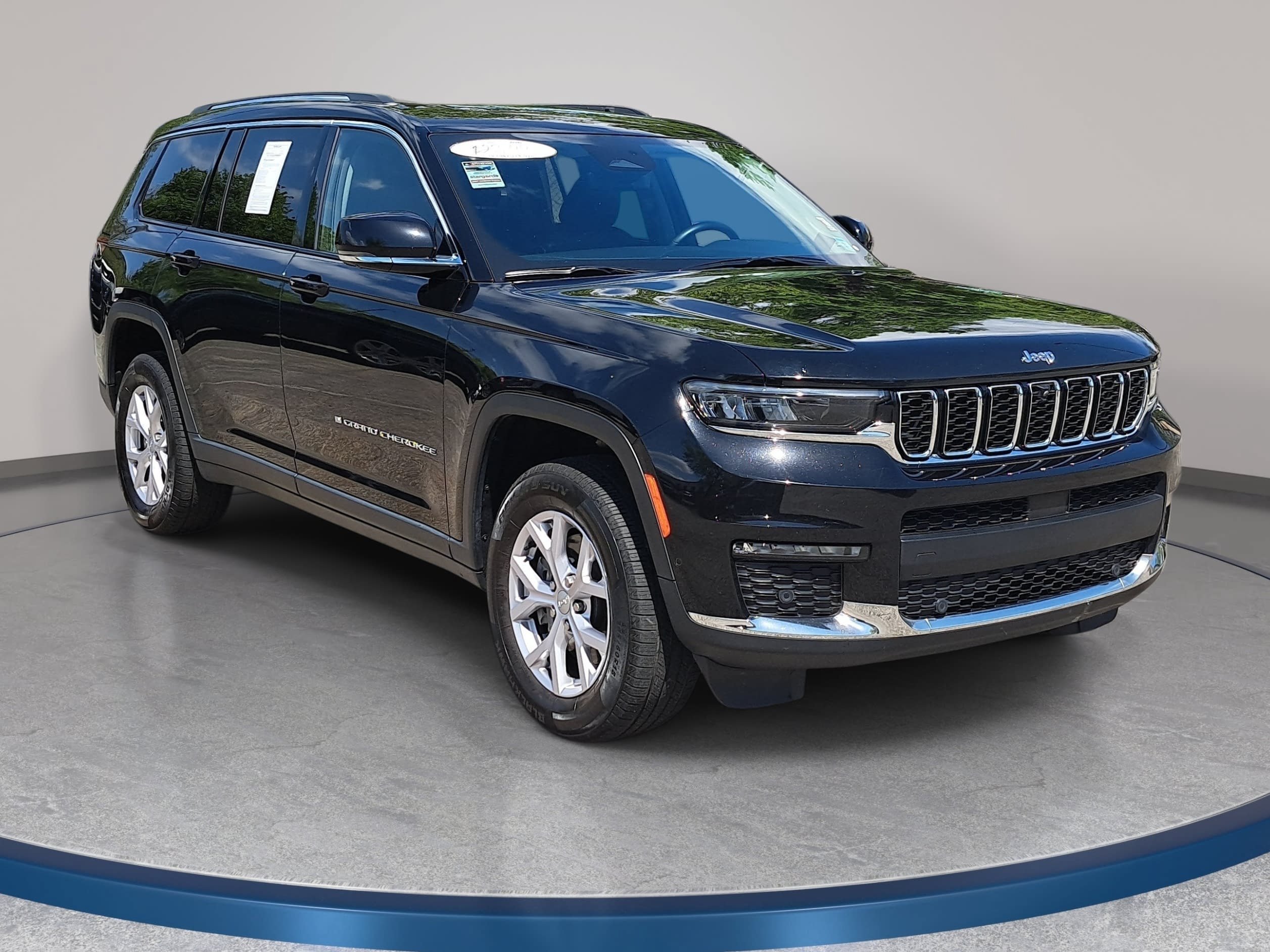 Used 2022 Jeep Grand Cherokee L Limited w/ Luxury Tech Group II AWD/4WD image 3