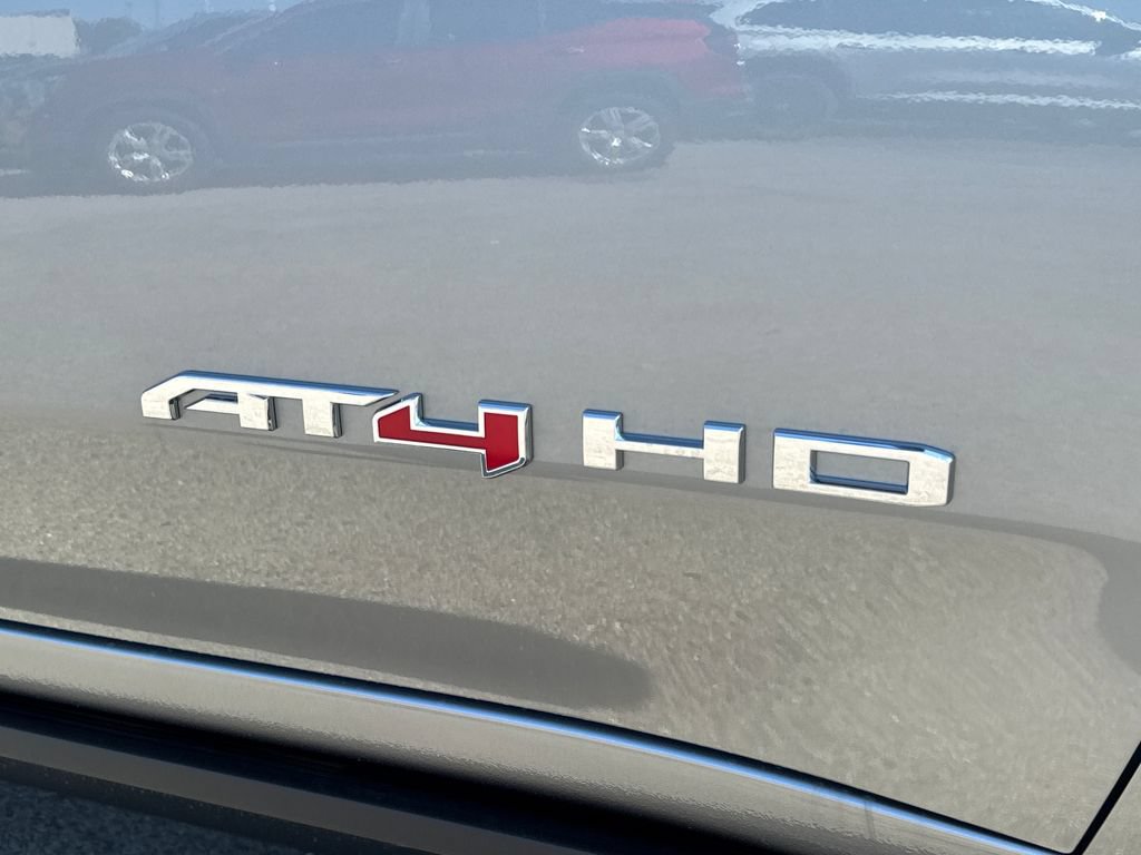 New 2026 GMC Sierra 2500 AT4 w/ AT4 Premium Plus Package AWD/4WD image 11
