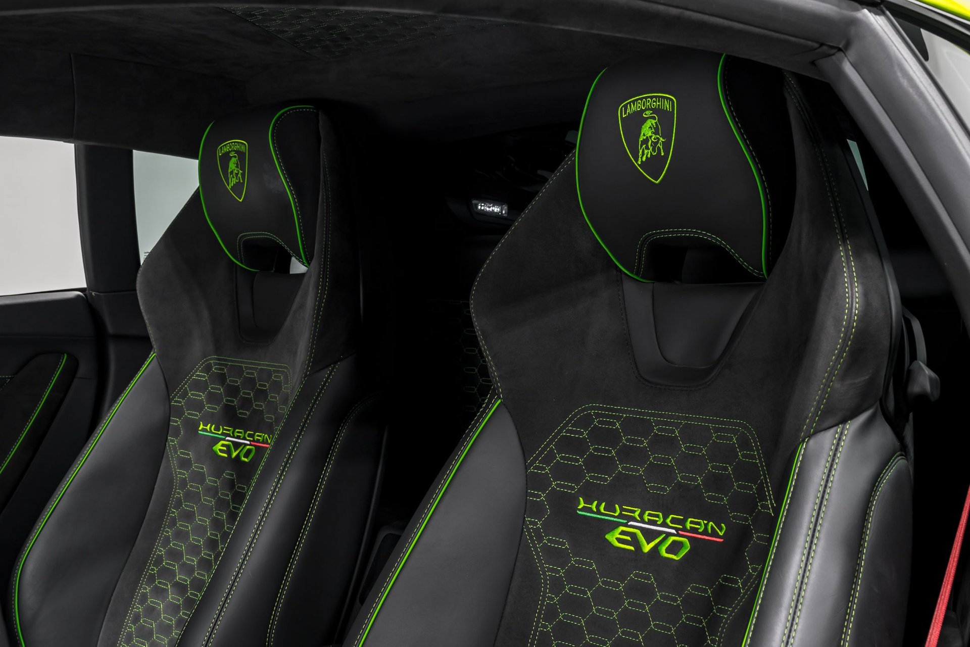 Used 2023 Lamborghini Huracan EVO image 19