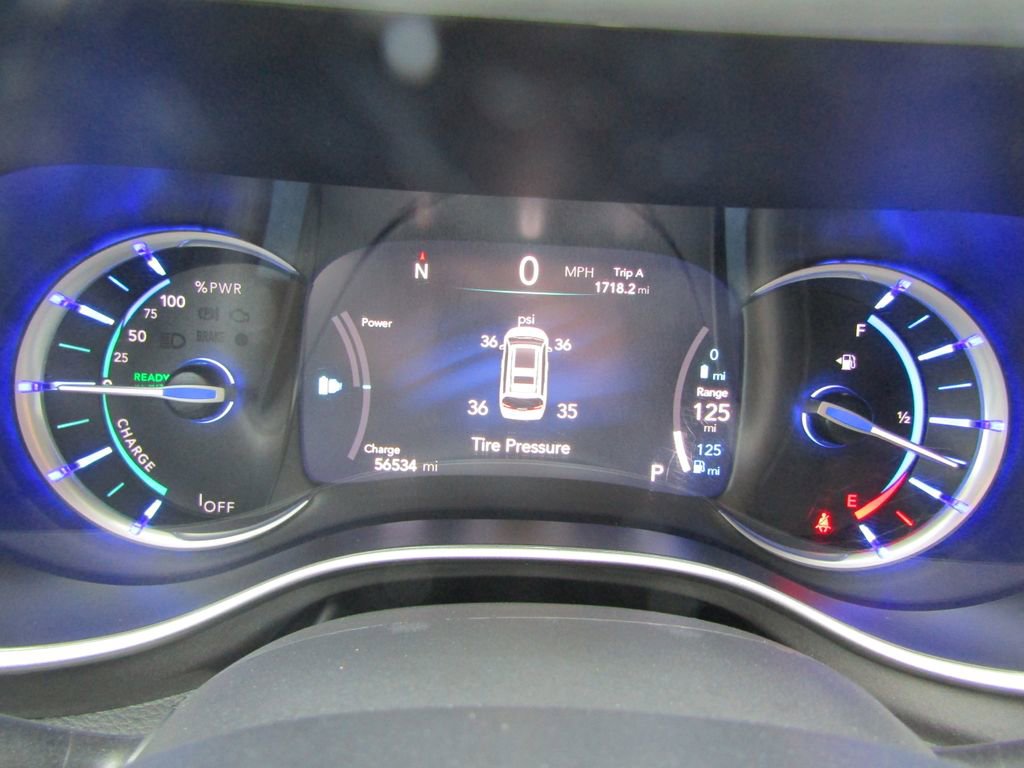 Used 2023 Chrysler Pacifica Touring-L image 27