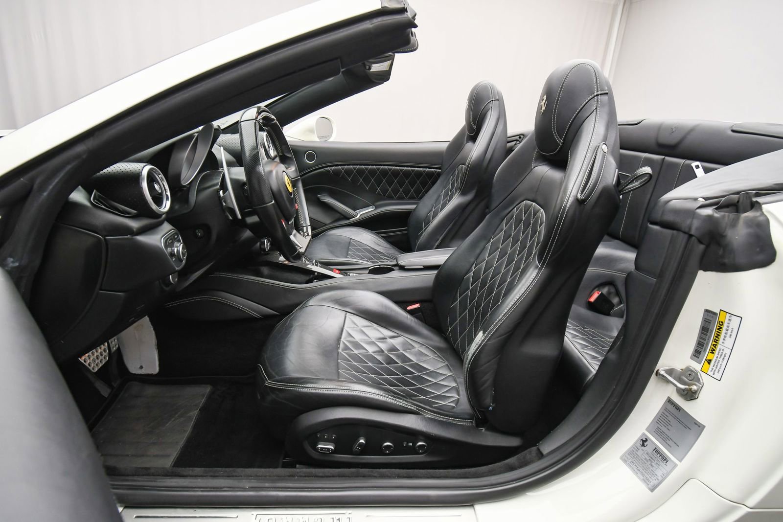 Used 2016 Ferrari California T image 19