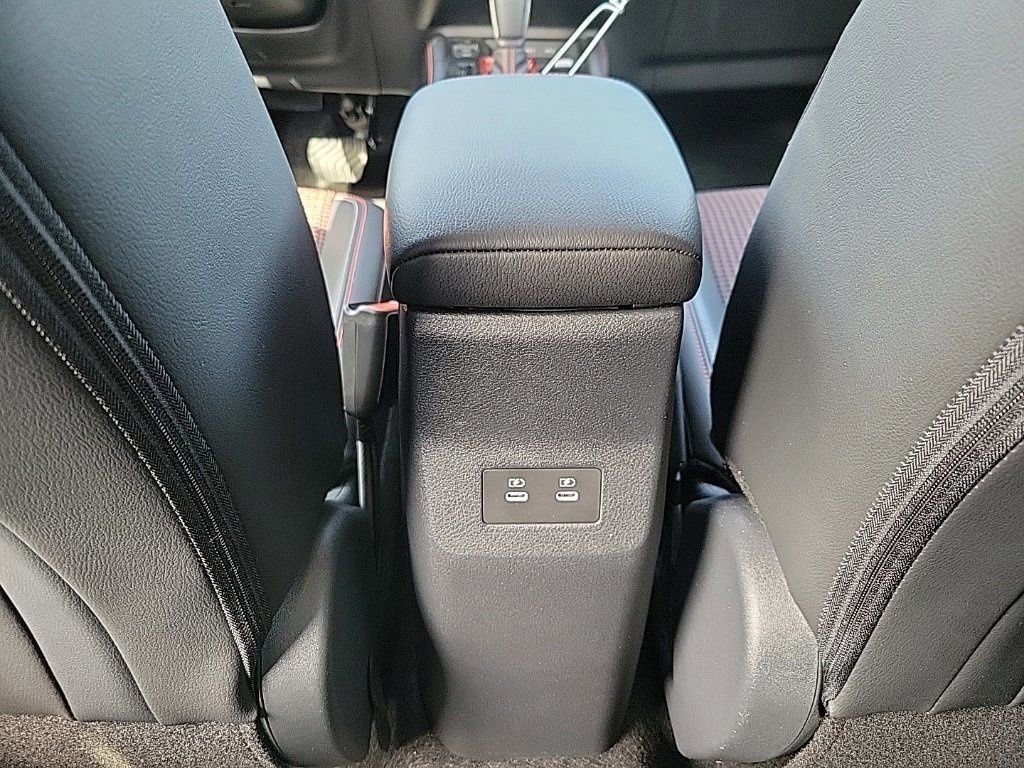 Used 2025 Nissan Kicks SR image 17