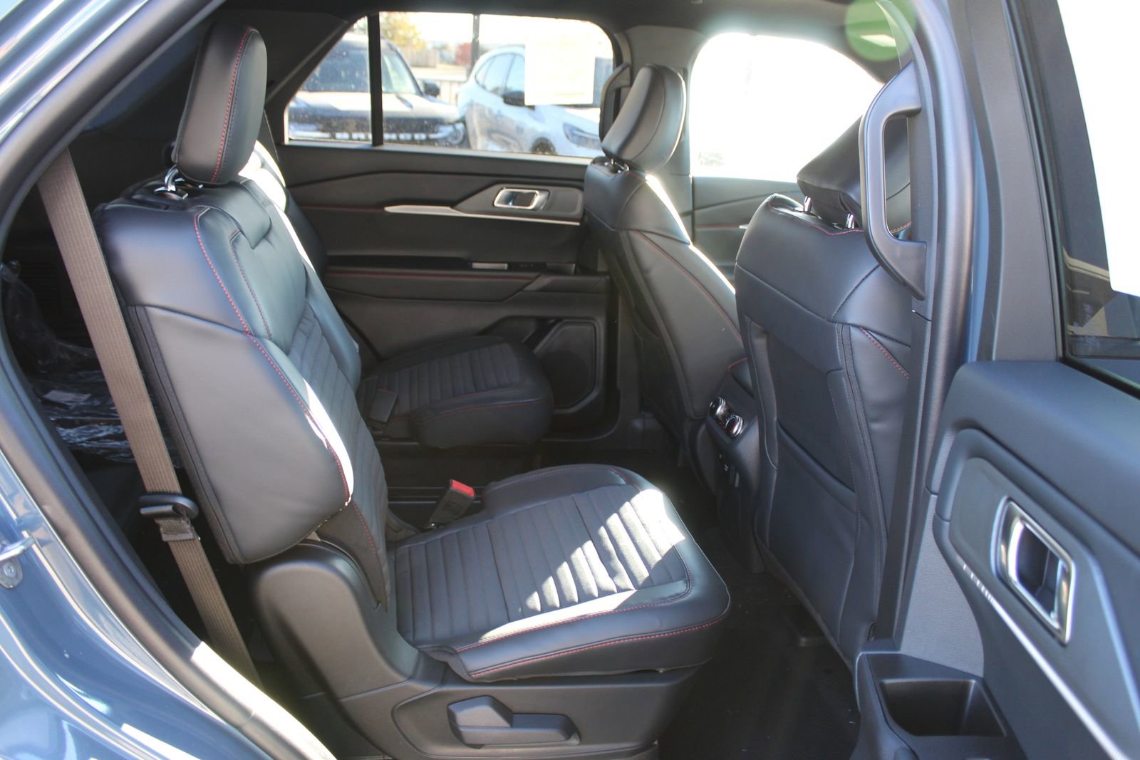 New 2026 Ford Explorer ST-Line w/ ST-Line Street Pack image 14