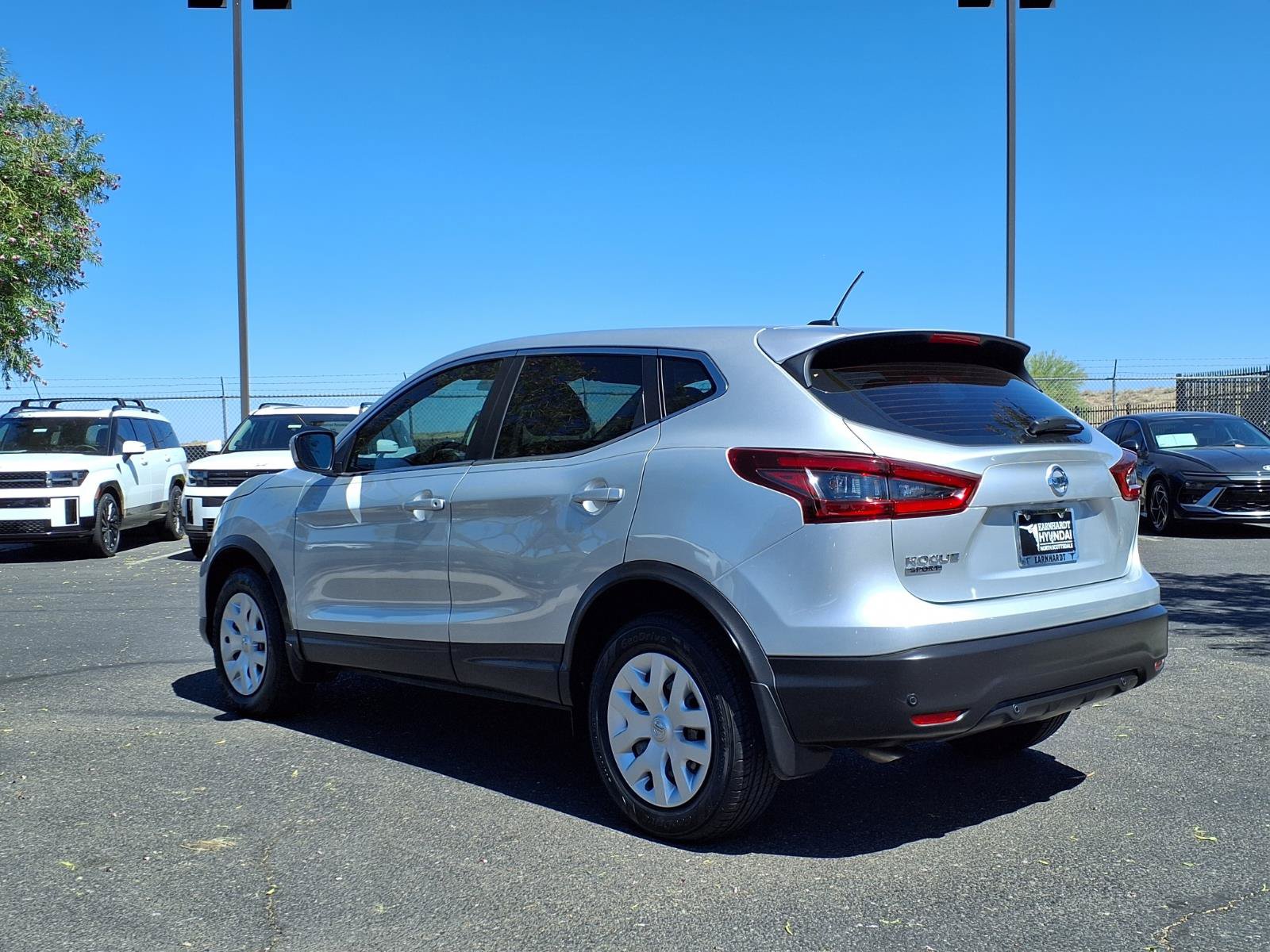 Used 2020 Nissan Rogue Sport S FWD image 4