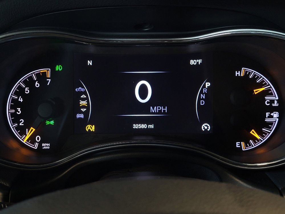 Used 2022 Jeep Grand Cherokee Laredo X image 23